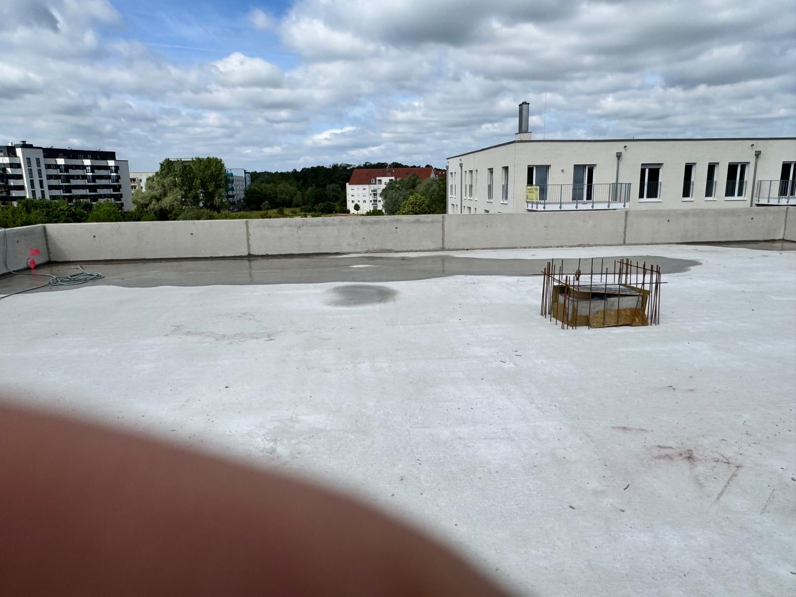 Tarrassenfläche mit vorbereiteter Betonarbeit